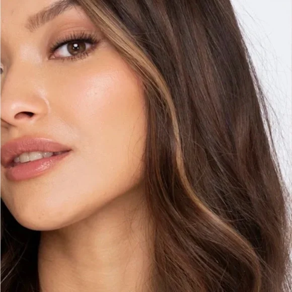 Charlotte Tilbury 6 NEUTRAL
Beautiful Skin Foundation NIB - Picture 9 of 9